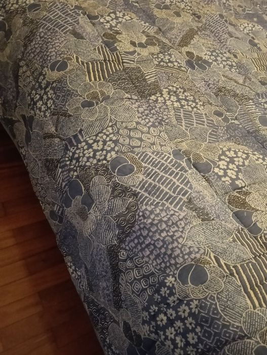 Colcha/ edredom para cama de casal em excelente estado