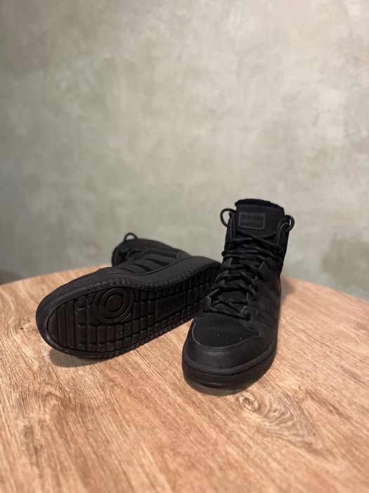 Зимове взуття Adidas ботинки