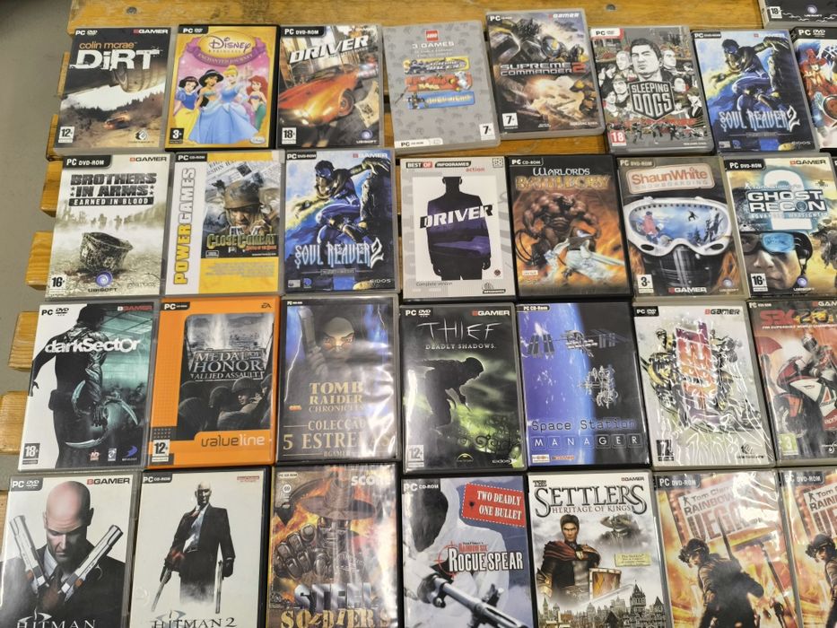64 Jogos PC  Age of empires " Diablo 2 " " Football Manager " Guilty G