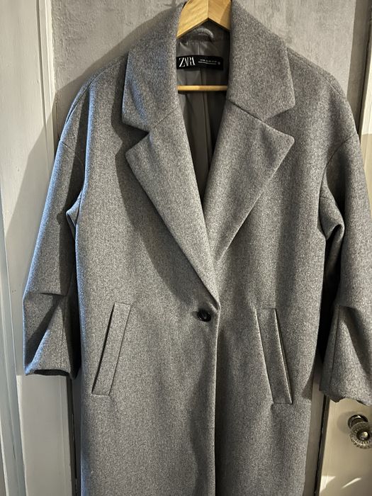 Сіре пальто Zara