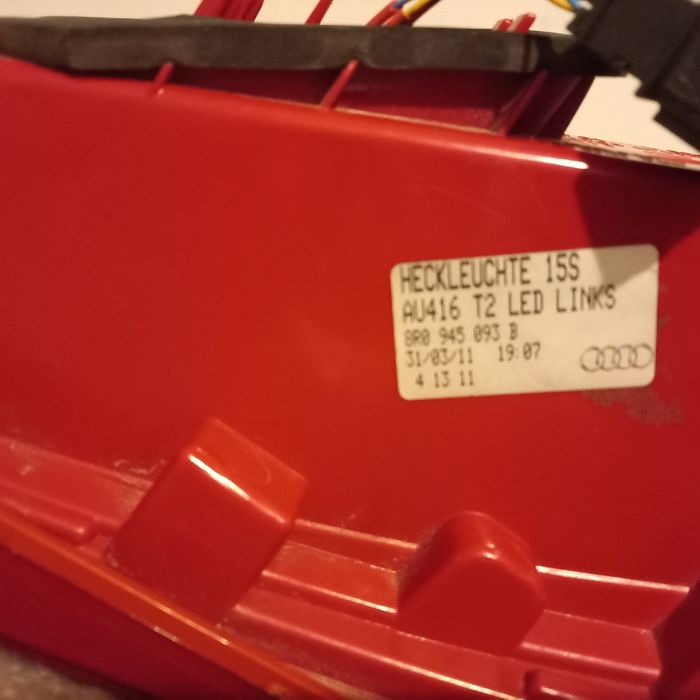 задній  лівий  ліхтарь  америка