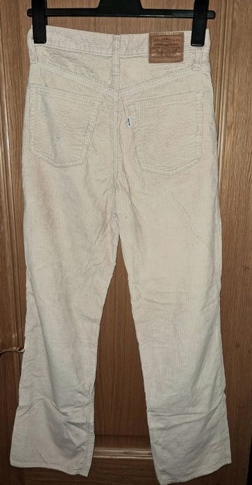 Calças Levi Stauss 27 beje