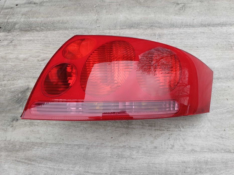 Audi TT 8N Lampa tył prawa