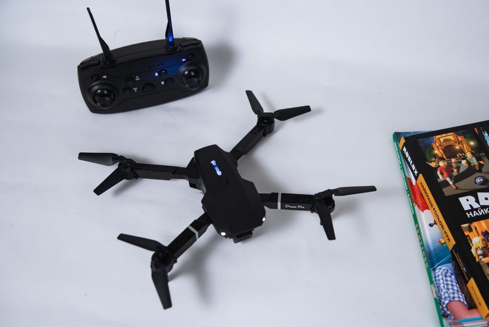 Дрон e88, е88. З камерою, сумкою