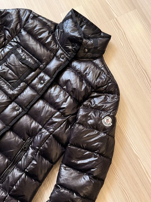 Жіночий пуховик moncler. Moncler. Жіночий пуховик.