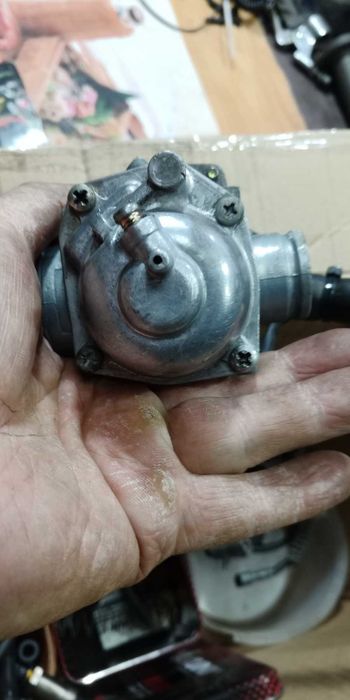 Карбюратор Mikuni 20,5 в идеальном состоянии- пробег 3500 км