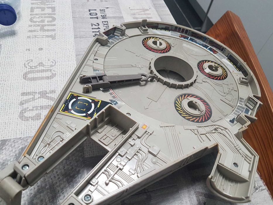 Nave Falcon star wars lucas film de 1995