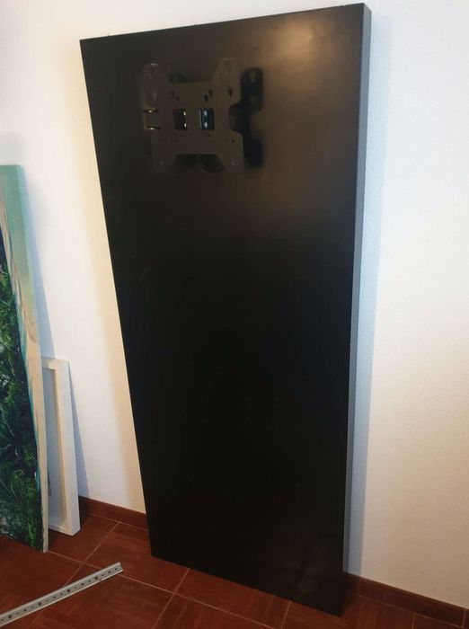 Móvel vertical para televisão