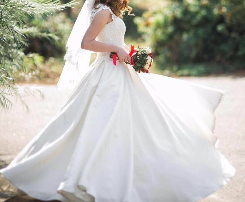 Весільна сукня