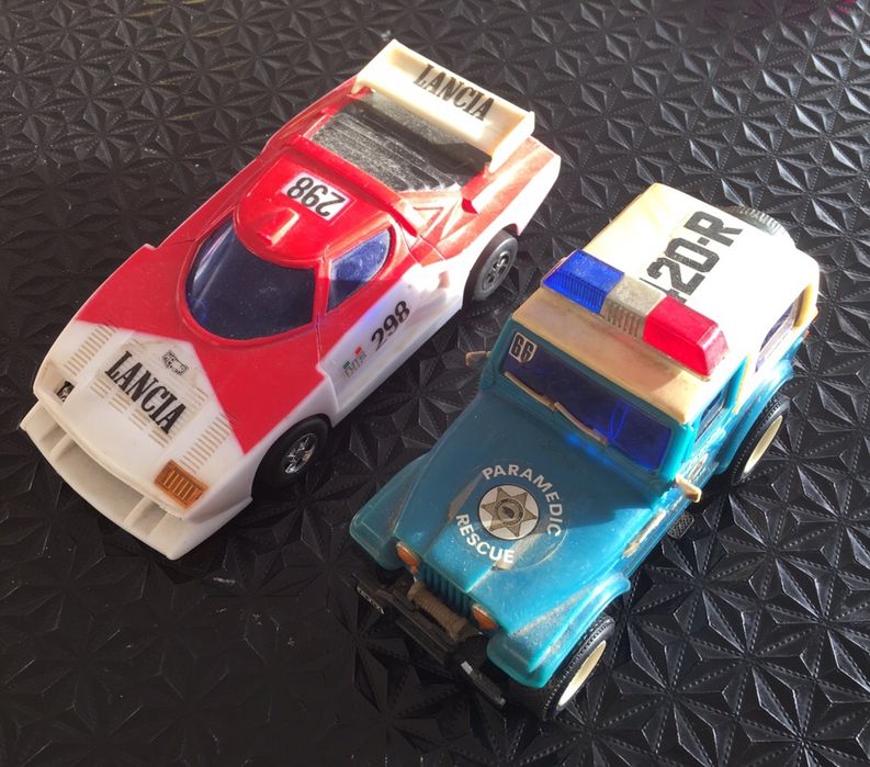 Carros (jipe Willy’s + lancia) anos 80