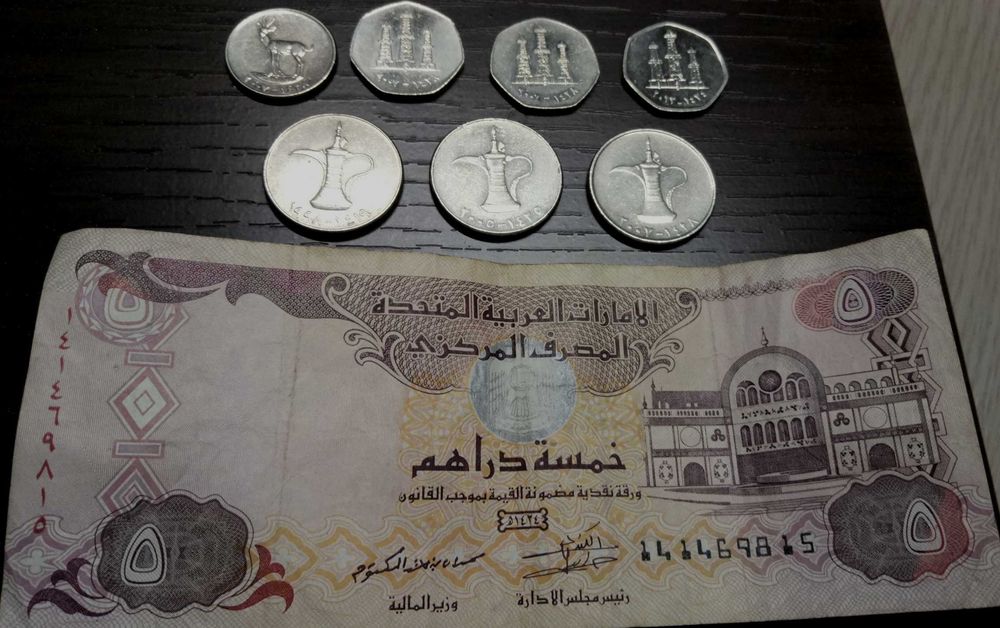 Монеты Великобритания США ОАЭ Словения. Нумизматика.