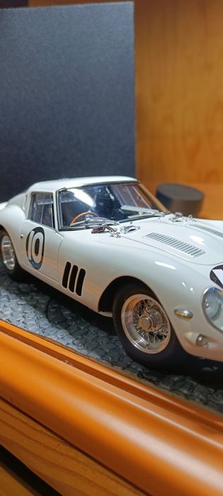 Ferrari 250 GTO, Tourist Trophy 1962, #10 (1:18) - CMC