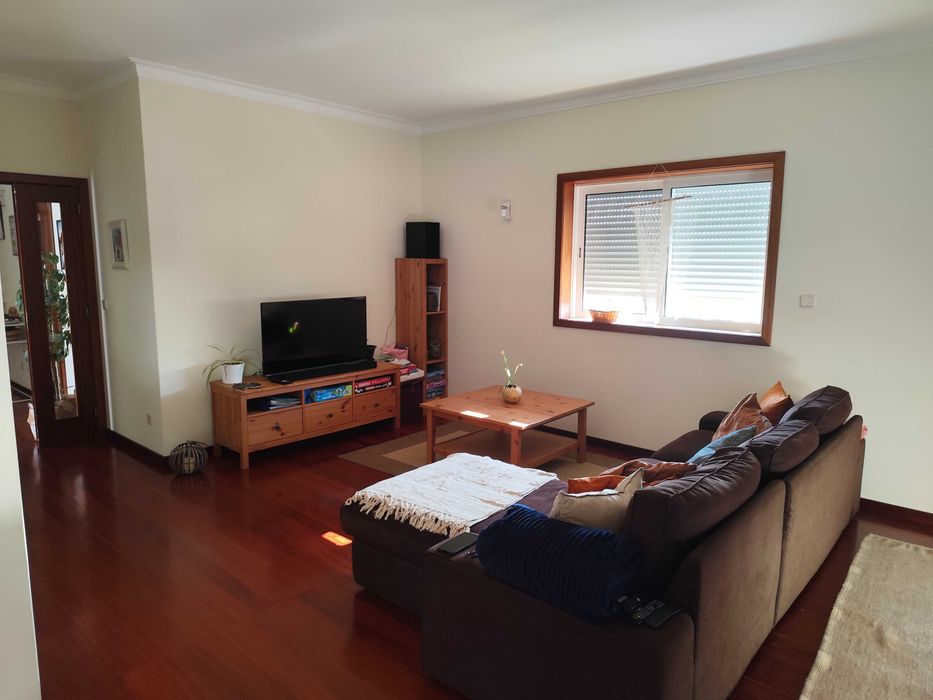Arrendamento andar moradia Paço de Sousa