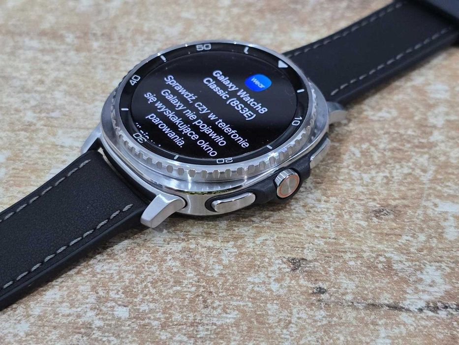 Smartwatch Samsung GALAXY WATCH 8 Classic Ładowarka
