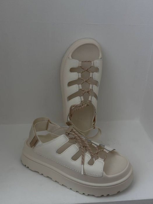 Взуття жіноче UGG Goldenglow Toggle (39)