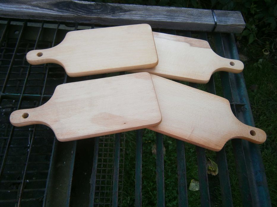 ZESTAW 2 drewniane korytka, 2 deski łopatka,szczypce.