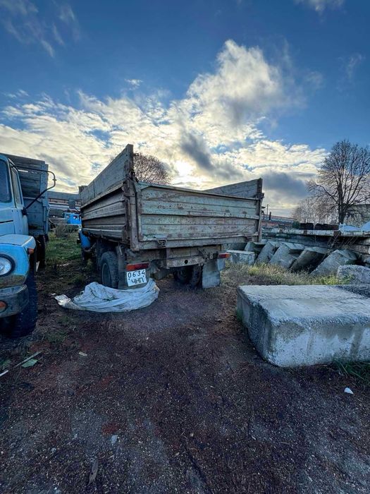 Газон самоскид в робочому стані