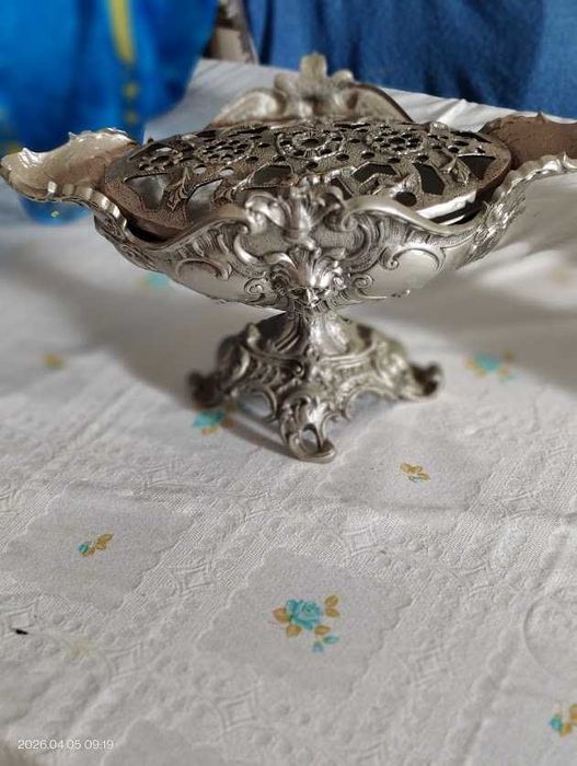 Taça / Centro de Mesa Decorativo em Metal Trabalhado