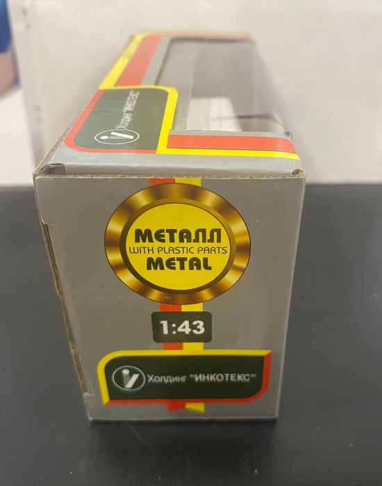 Машинка жигули 2107  1:43 масштабная