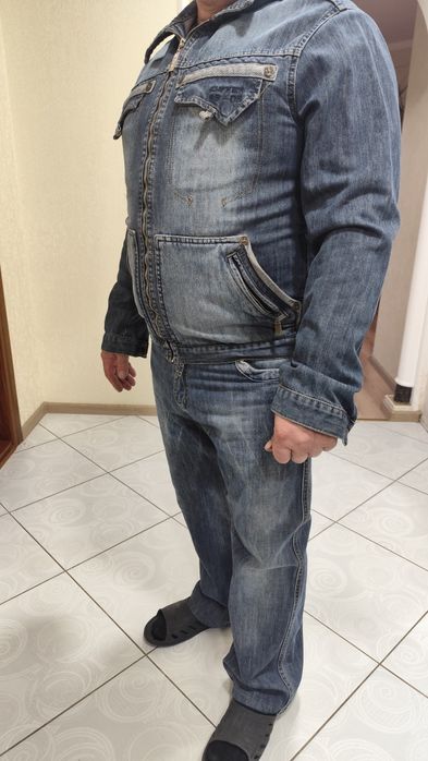 Продам мужской джинсовый костюм