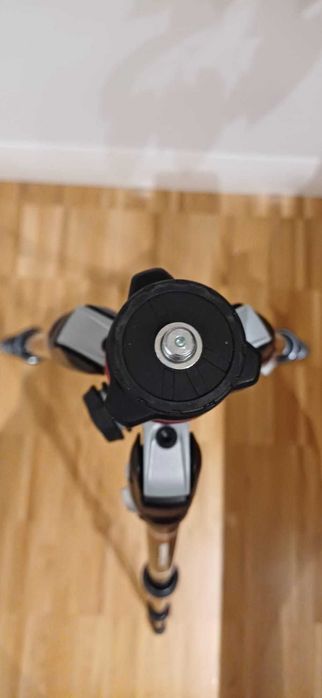 statyw z głowicą Manfrotto