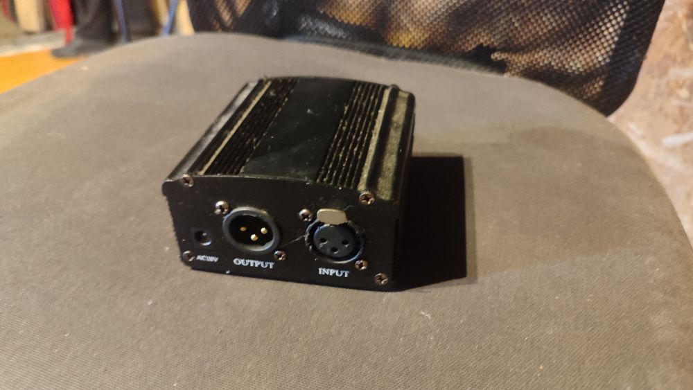 Phantom power pocket