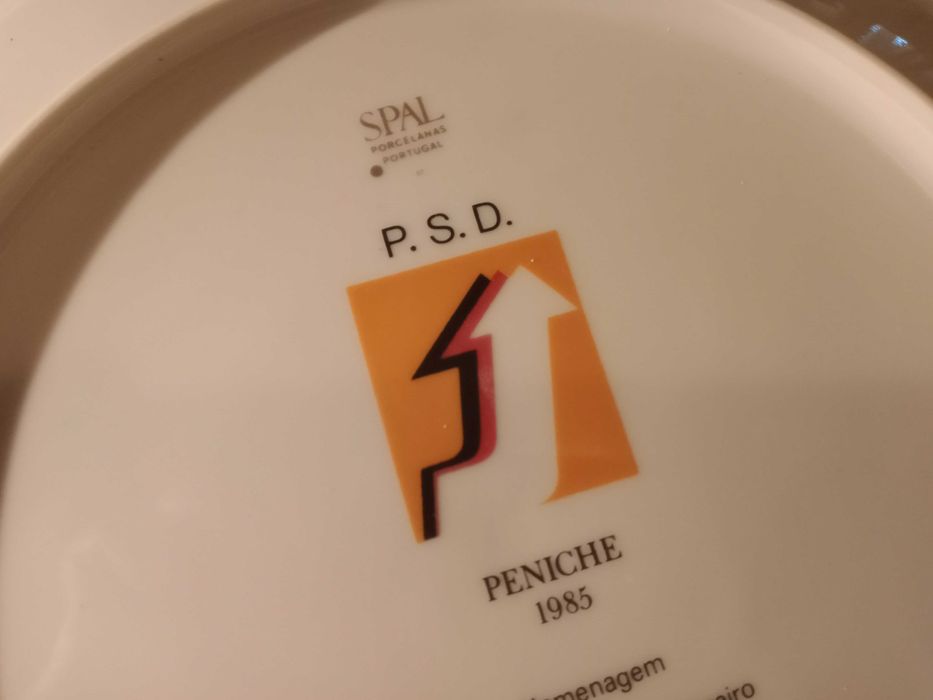 Prato Decorativo Porcelanas SPAL - Sá Carneiro PSD - Série limitada