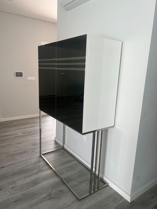 Aparador / Móvel Bar Design Exclusivo - Lacado Branco e Espelho