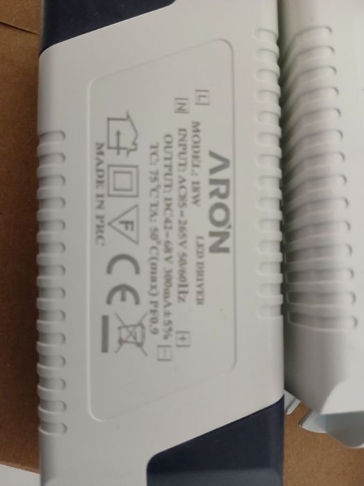 Vendo luzes de teto falso