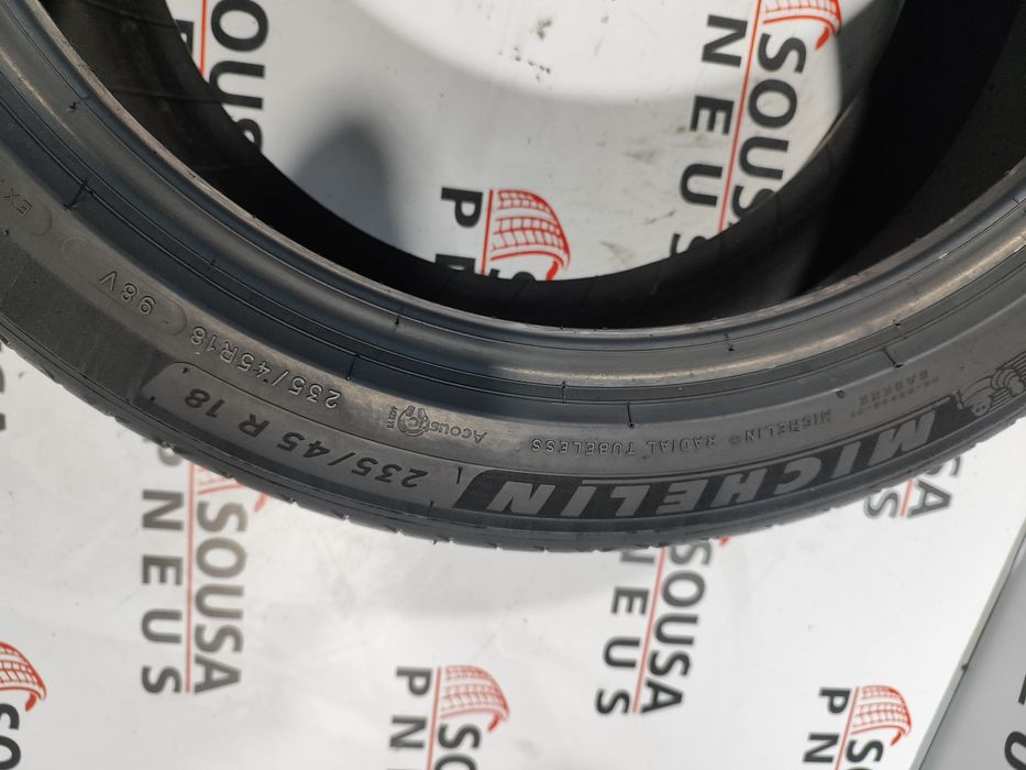 2 pneus semi novos 235-45R18 Michelin - Oferta dos Portes