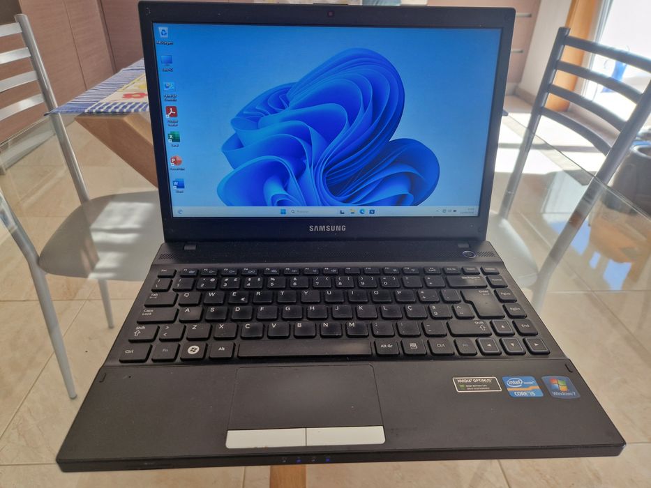 Samsung  NP300V3A   Core  i5