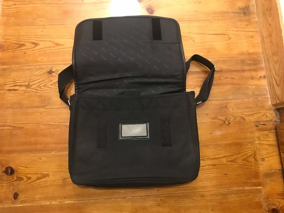 Targus + DKNY + Lierac + REDKEN (Mala + Mochila + Nécessaires)