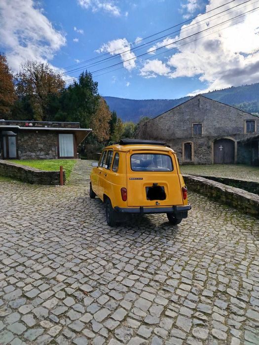 Aluguer Renault 4L com teto de abrir