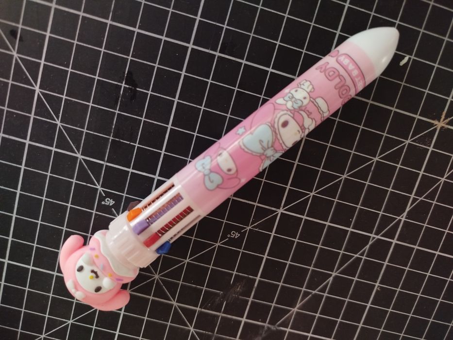 Різнокольорова ручка Sanrio