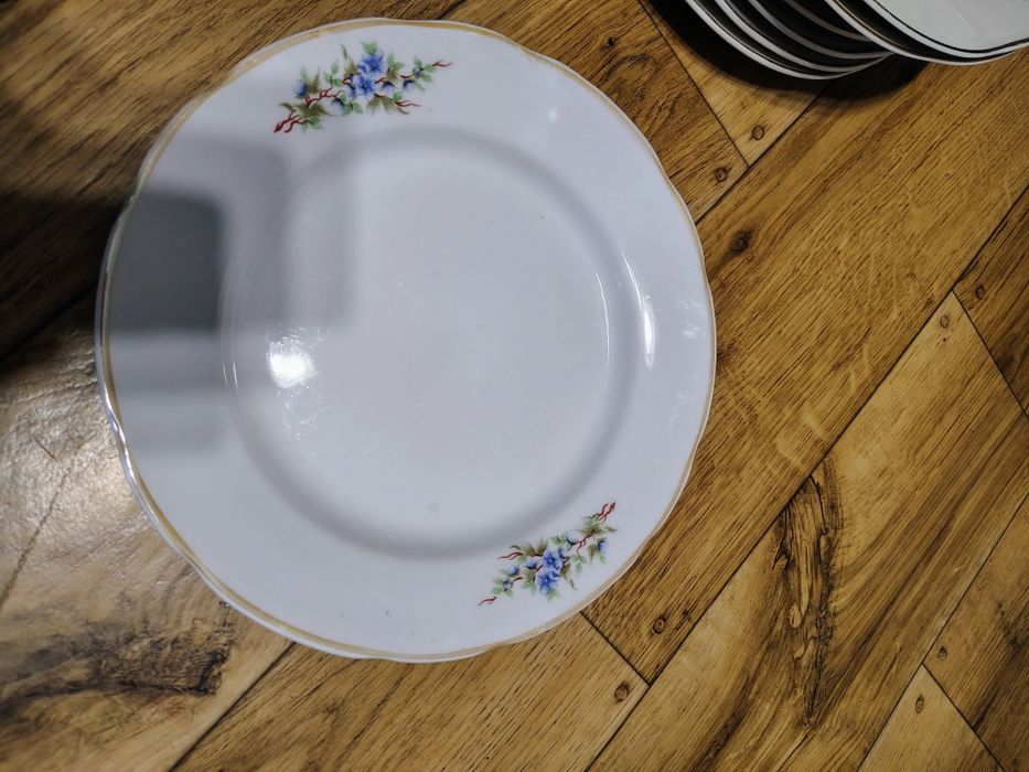 3 Płaskie Talerze Porcelanowe z kwiatkami