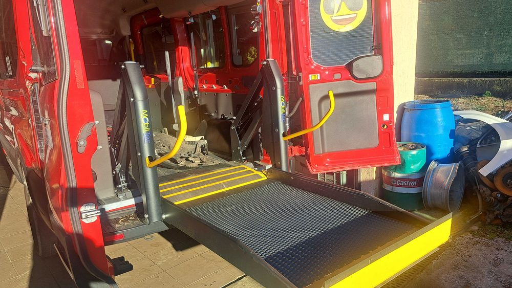 Rampa winda  inwalidzka podest do busa  prawie nowa MobliTec