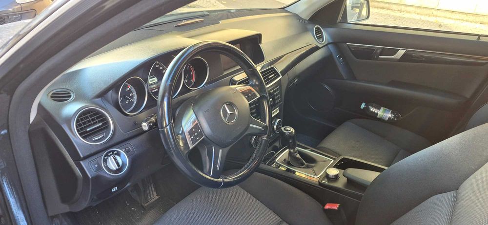 Mercedes  bez C 220