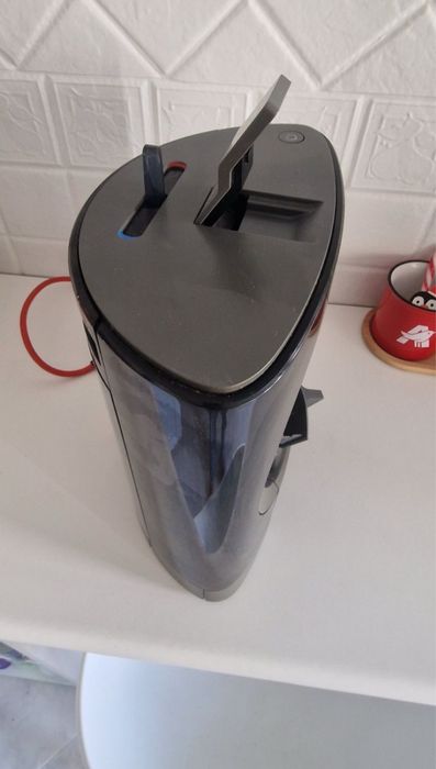 Maquina Dolce Gusto + Gaveta p/ capsulas