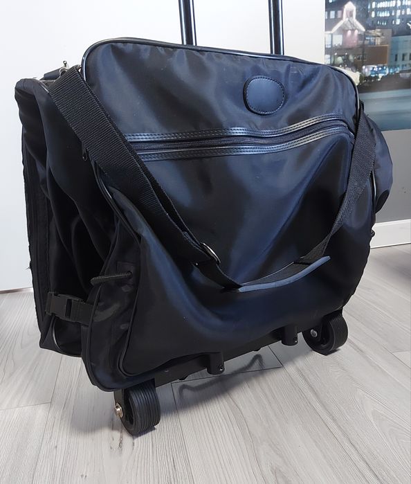 Wielofunkcyjna torba na garnitur na kółkach