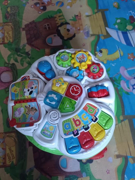 Stolik interaktywny clementoni plus książeczki gratis