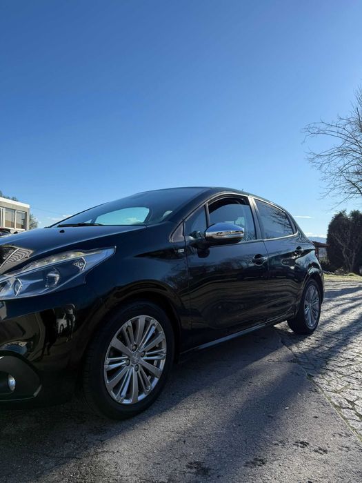 Peugeot 208 1.2 VTi Style / 11/2016 /  132.000 KM
