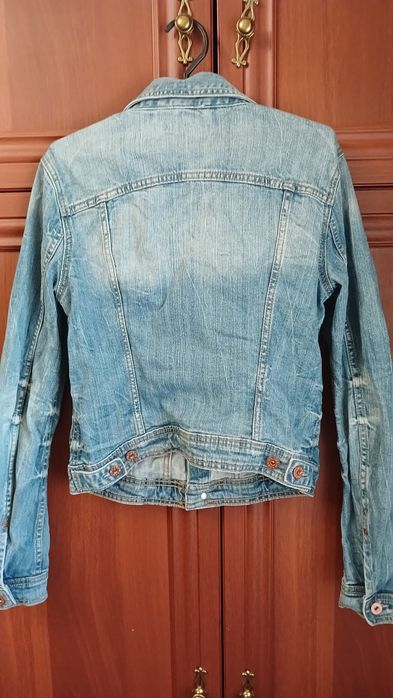 Брендова джинсова куртка