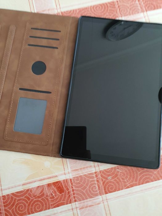 Tablet Lenovo em estado excelente e com pouco uso