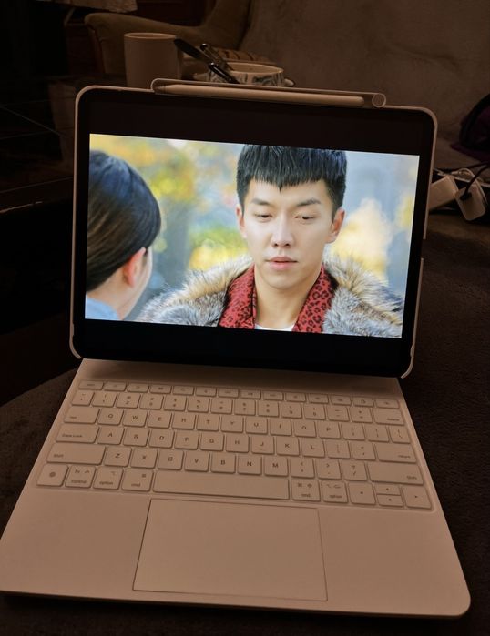 iPad Pro 12.9 (256 GB) + rysik + zestaw akcesoriów 700–800 zł