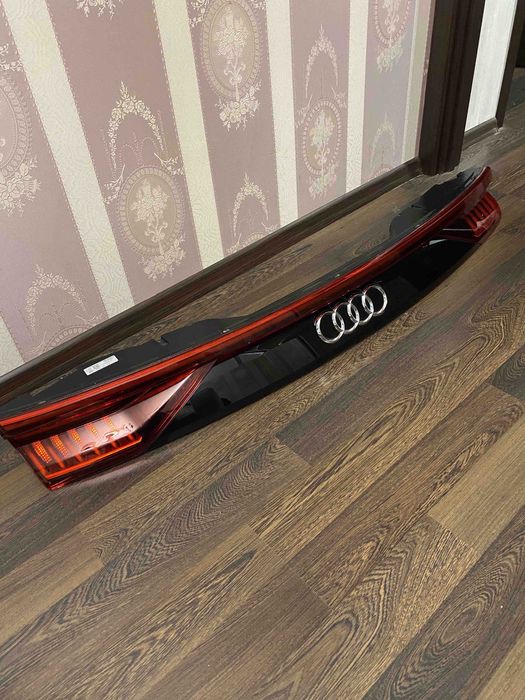 Задні фари (стопи) Audi Q8 2021 (USA) оригінал