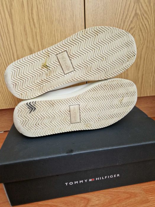 Tommy hilfiger кожаные кеды.38 р.