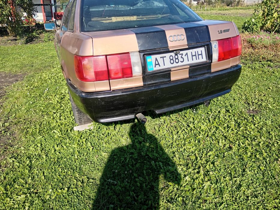 Ауді б 3 бочка 1987 року