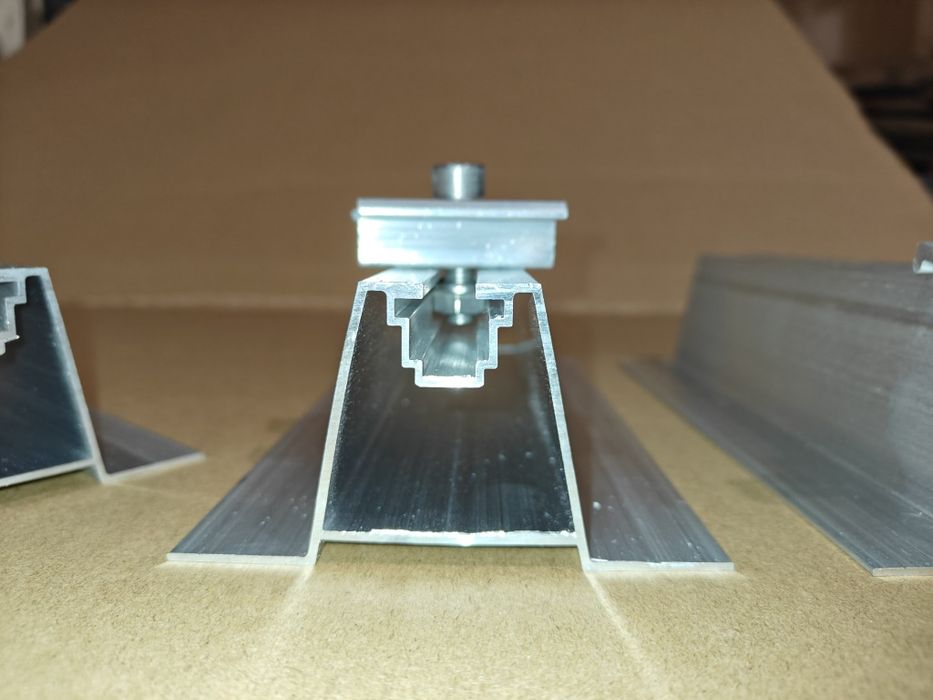 Кріплення для сонячних панелей безпрофільної 20,30 см