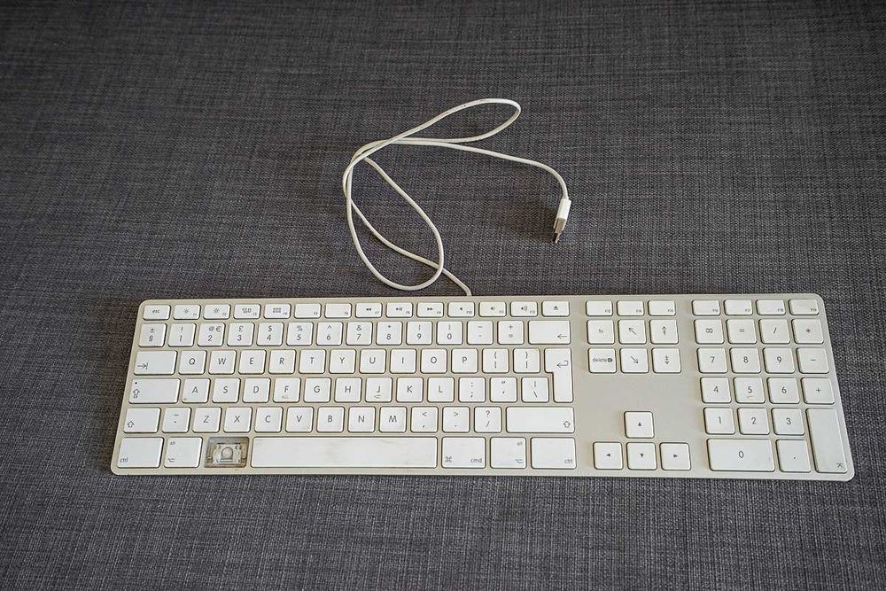 Teclado Apple Inglês em alumínio – Avariado - GRATIS