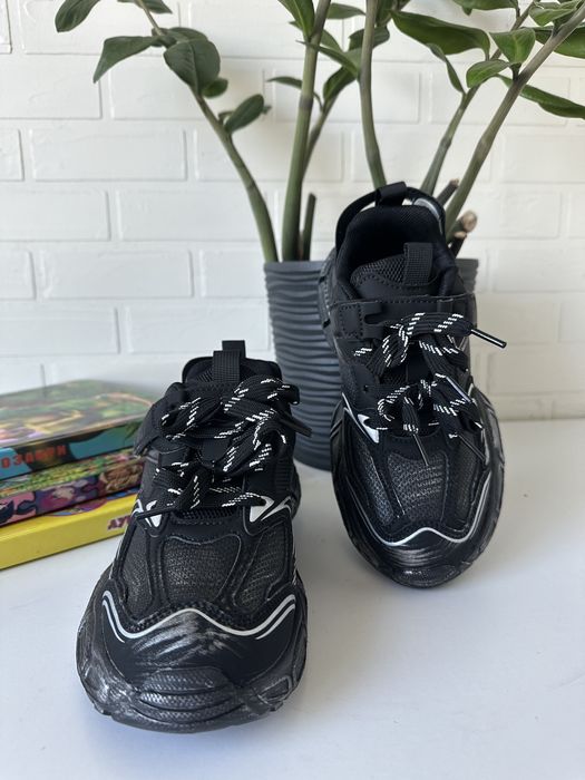 Кросівки дівчаткам стильні , легкі та зручні 34 35 36